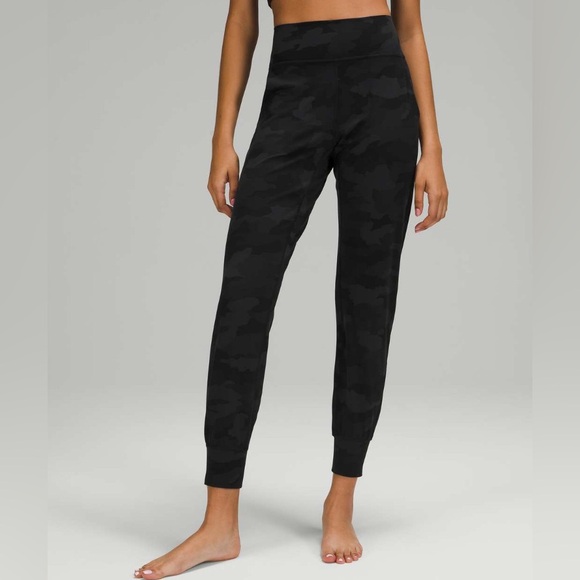 Lululemon Align Jogger 28” in Black Camo - Picture 1 of 4